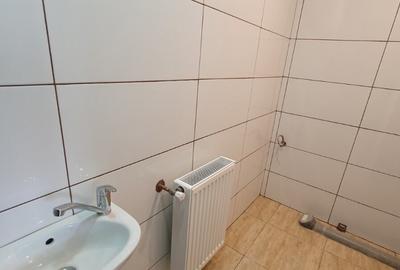 Spațiu comercial, de 210 mp, în Central - 3