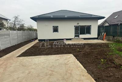 Casa individuala-3 camere-Toate utilitatile-Asfalt-STB-Mutar - 6