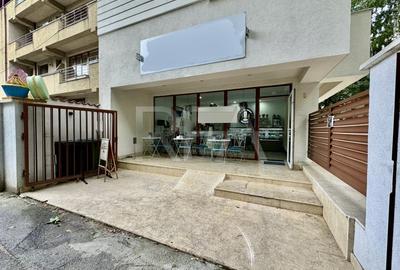 Spatiu comercial la 2 pasi de gura metroului - 1