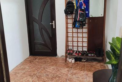 Apartament cu 4 camere semidecomandat în Central