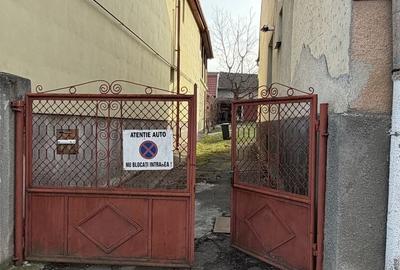 Casă cu 3 camere în Central - 1