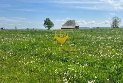 Teren intravilan de vanzare Marisel zona partia de schi - 2