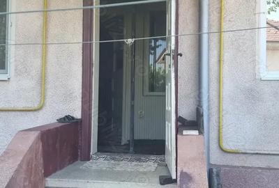 Casă cu 3 camere cu Teren 62 Mp în Central - 1