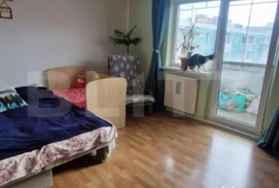 Apartament cu 4 camere decomandat în Astra