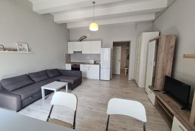 Garsonieră semidecomandată, mobilată în P-ța Universității - 5