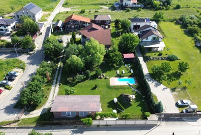 Casă cu 10 camere în Gușterița