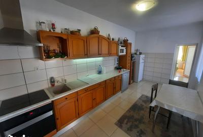 Casă cu 5 camere cu Teren 675 Mp în Burdea - 7