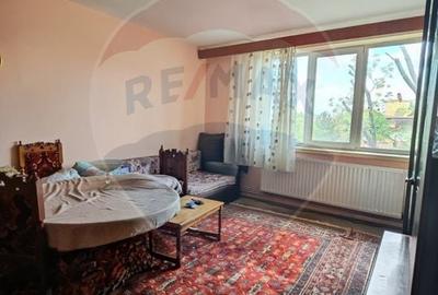 Apartament cu 4 camere semidecomandat în Central - 3