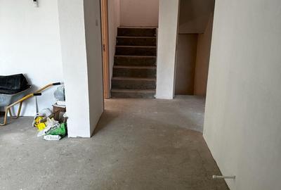 Casă cu 7 camere cu Teren 505 Mp în Cartierul Nord