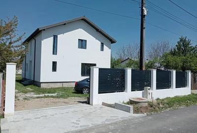 Casă cu 6 camere cu Teren 500 Mp în Merei - 2