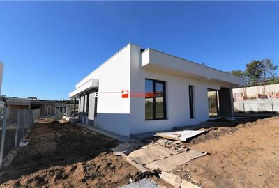 Casă cu 3 camere cu Teren 570 Mp în Iorga - 8