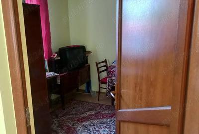 Casă cu 3 camere în 23 August - 13