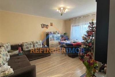 Apartament de vanzare, 3 camere, zona Fizicienilor - 2