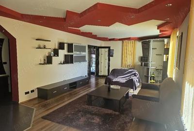 Casă cu Teren 547 Mp în Central - 2