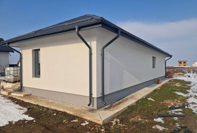 Casă cu 4 camere în Dragomirești-Deal - 2