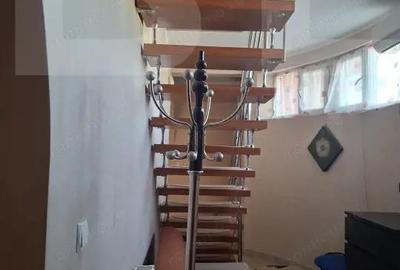 Casă cu 7 camere cu Teren 550 Mp în Central - 16