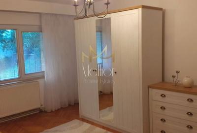 Apartament 3 camere decomandate, zona Teatrului National