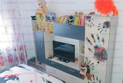 Apartament cu 3 camere decomandat în Uzina 2