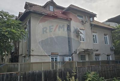 DE VANZARE Casa / Vila cu 11 camere de vanzare in zona Parcul Carol - 1