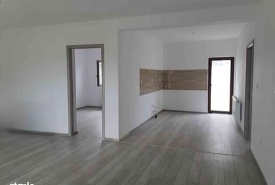 Casă cu 4 camere cu Teren 250 Mp în Malu Mare - 7