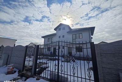 Casă cu 4 camere în Central