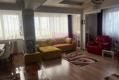 Apartament cu 4 camere decomandat, mobilat în Titan
