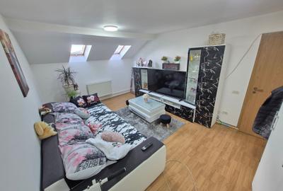 Apartament cu 2 camere decomandat, mobilat în Girocului