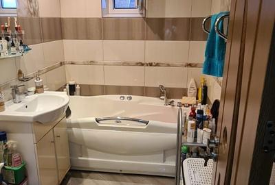 Apartament cu 3 camere decomandat în Petros - 3