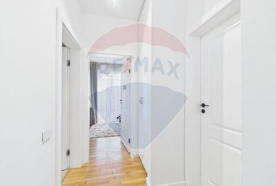 Apartament cu 4 camere semidecomandat, mobilat în P-ța Unirii - 17