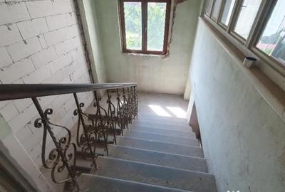 Apartament cu 5 camere semidecomandat în Central - 14