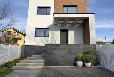 Casă individuală cu 4 camere cu Canalizare în Periferie - 1