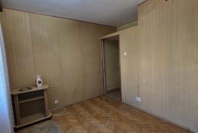 Etaj 2-Podul de Fier-Palatul de Justitie- 2 Camere Decomandat 53mp - 2