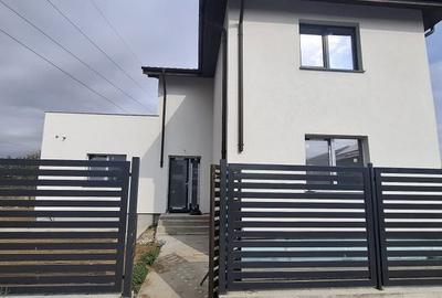 Casă cu 4 camere cu Teren 140 Mp în Gării - 2