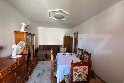 Apartament cu 3 camere, decomandat, Valea Aurie