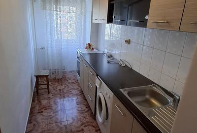 Proaspat zugravita, 40mp, et. 4/8, baie cu geam, complet mobilata si utilata - 4