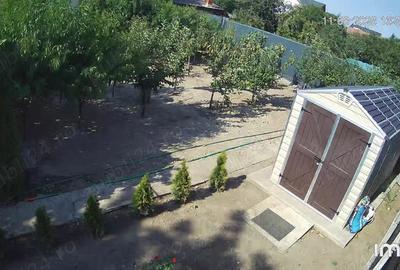 Vand casa cu gradina amenajata cu pomi fructiferi ?i arbu?ti de trandafiri ?i tuya .Teren 500mp. - 2