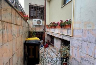 Casă cu 8 camere cu Canalizare în 13 Septembrie