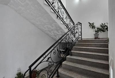 Casă cu Teren 600 Mp în Central