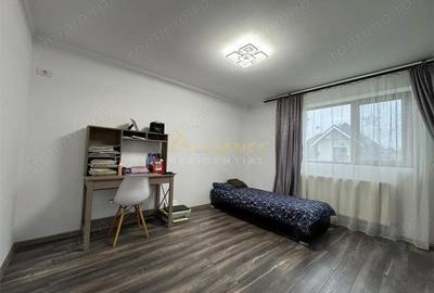 Casă cu 4 camere cu Teren 327 Mp în Berceni - 2