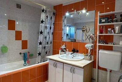 Casă cu 4 camere decomandat cu Teren 700 Mp în Central - 1