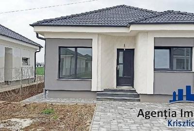 Casă cu 7 camere cu Teren 300 Mp în Central