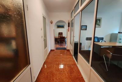Birou de 50 mp de închiriat - Str. Toamnei - 7