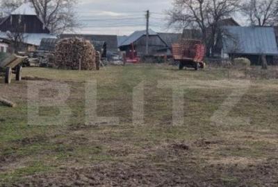 Teren de 6133 mp, în Central - 10