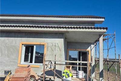 Duplex cu 4 camere cu Canalizare în Moșnița Veche - 5