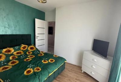 Apartament cu 3 camere semidecomandat, mobilat în Florești