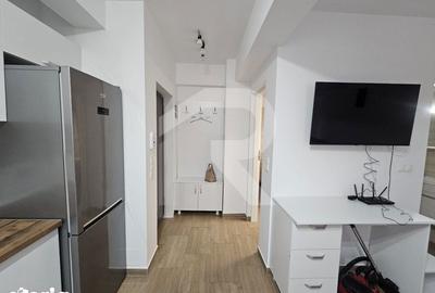 Apartament cu 3 camere semidecomandat, mobilat în Central - 1