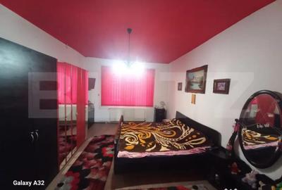 Casă cu 4 camere cu Teren 2500 Mp în Central
