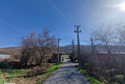 Teren de 3664 mp, în Ghioroc