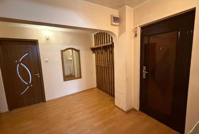 Apartament cu 3 camere decomandat în Exterior Vest - 2