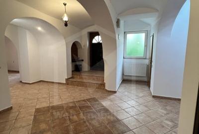 Apartament 170mp in vila, garaj, curte, Gruia zona 7 strazi - 2